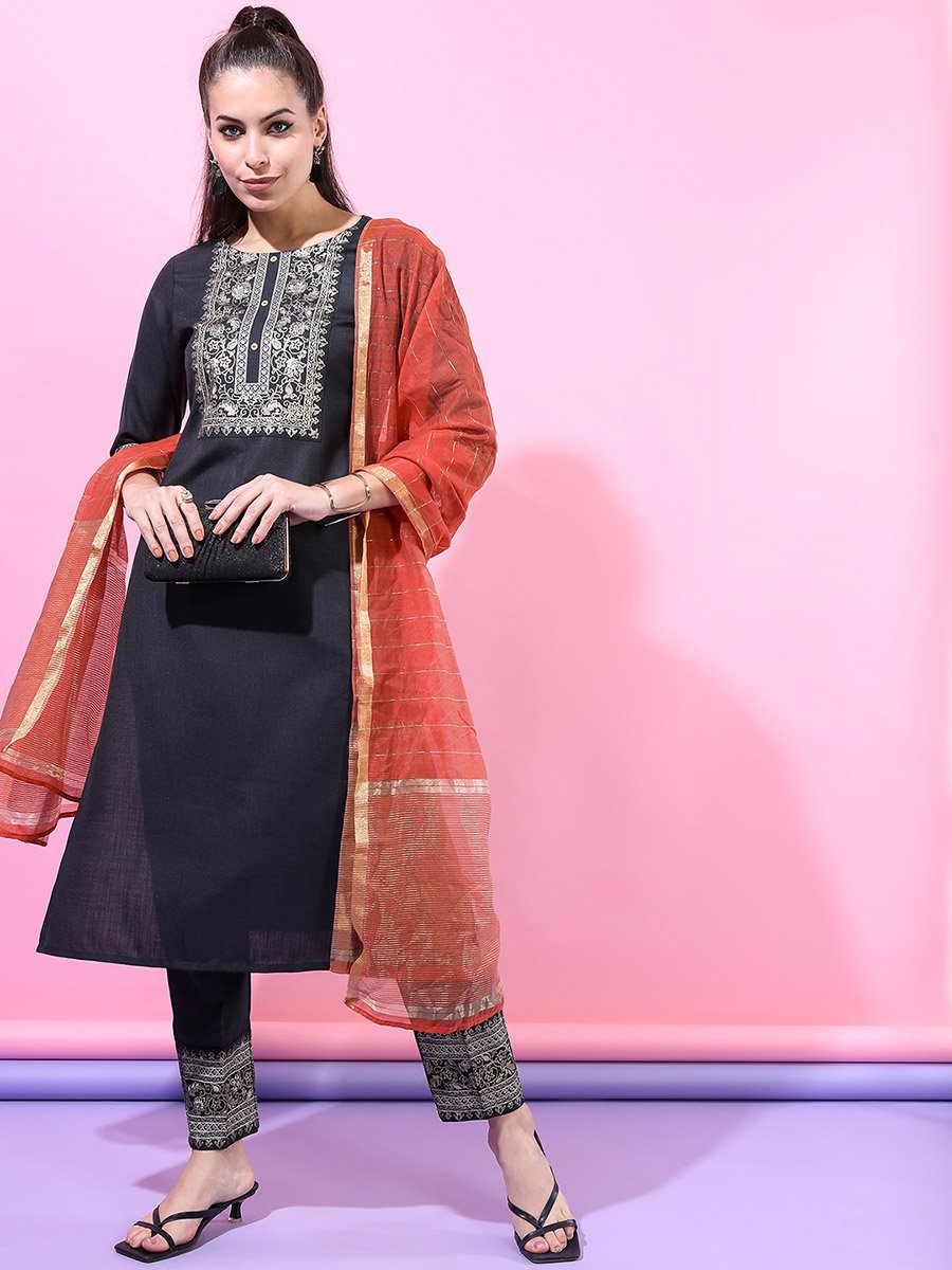 Women Black Kurta Set with Printed Dupatta 