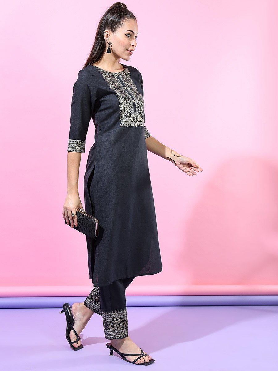 Women Black Kurta Set with Printed Dupatta 