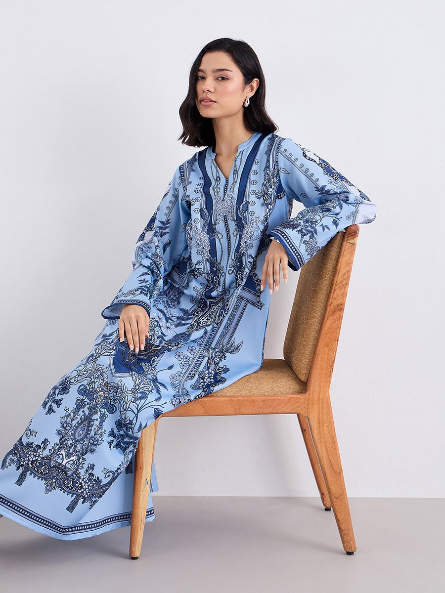 جلابية طويلة مع وشاح