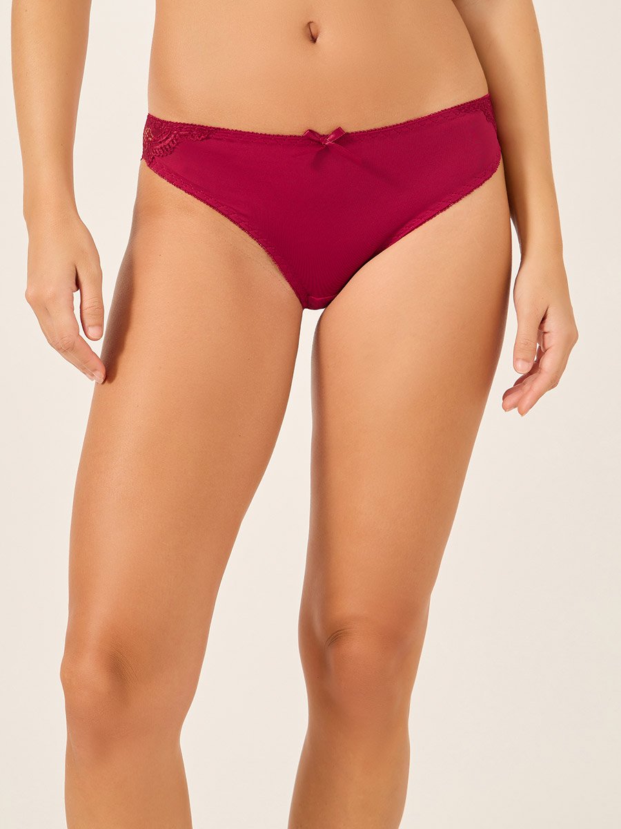 Solid Lace Padded Wired Bra and Bikini Briefs Set