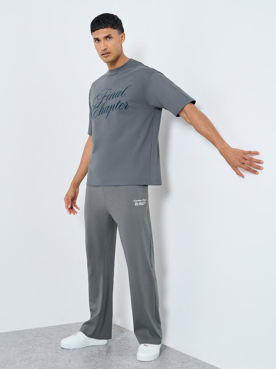 Men Grey Oversized Flock Chest Print T-Shirt