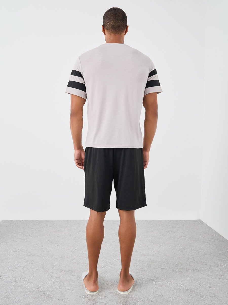 Men Contrast Striped Short Sleeve T-Shirt and Shorts Set