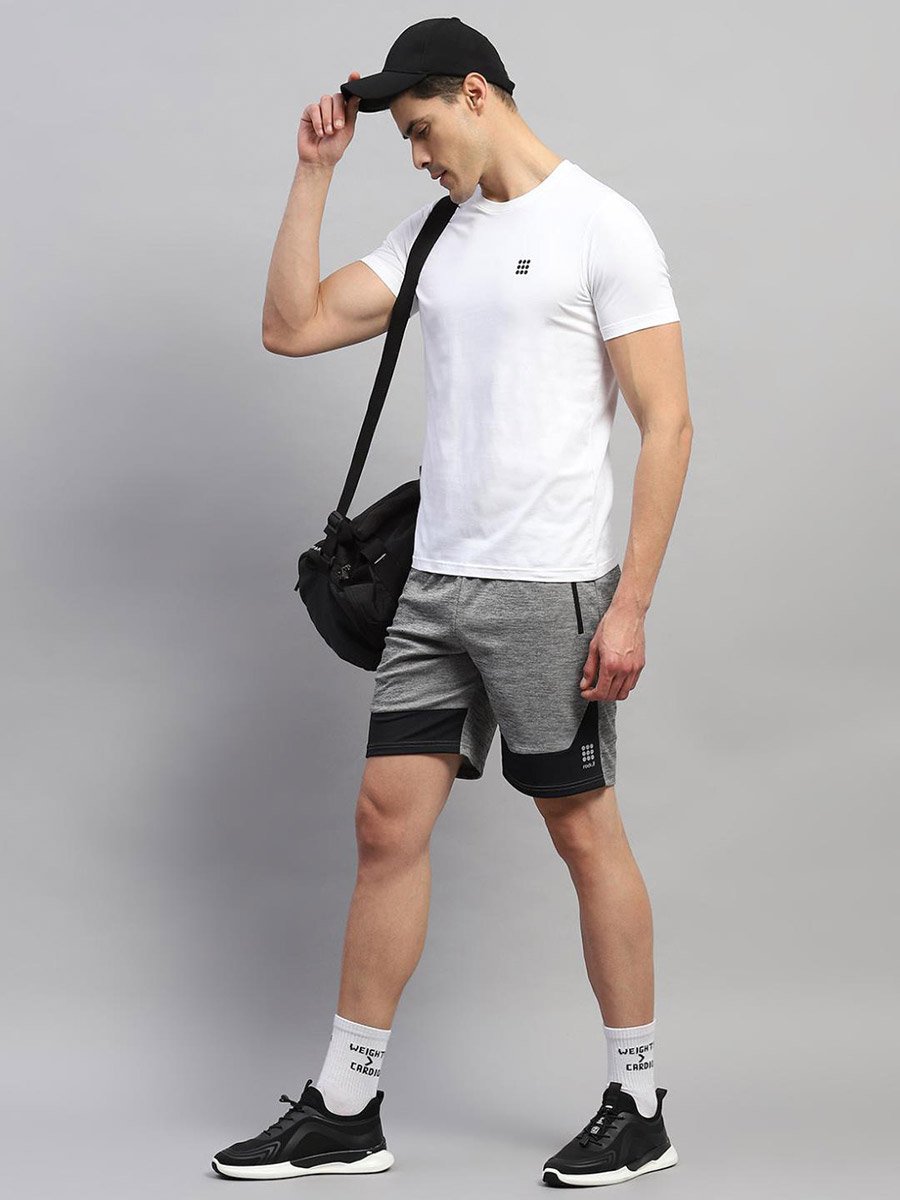 Men White Solid Round Neck T Shirt
