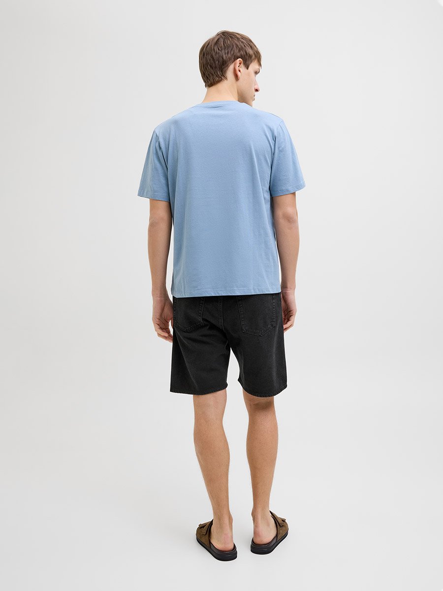 Solid Mid Rise Regular Fit Shorts