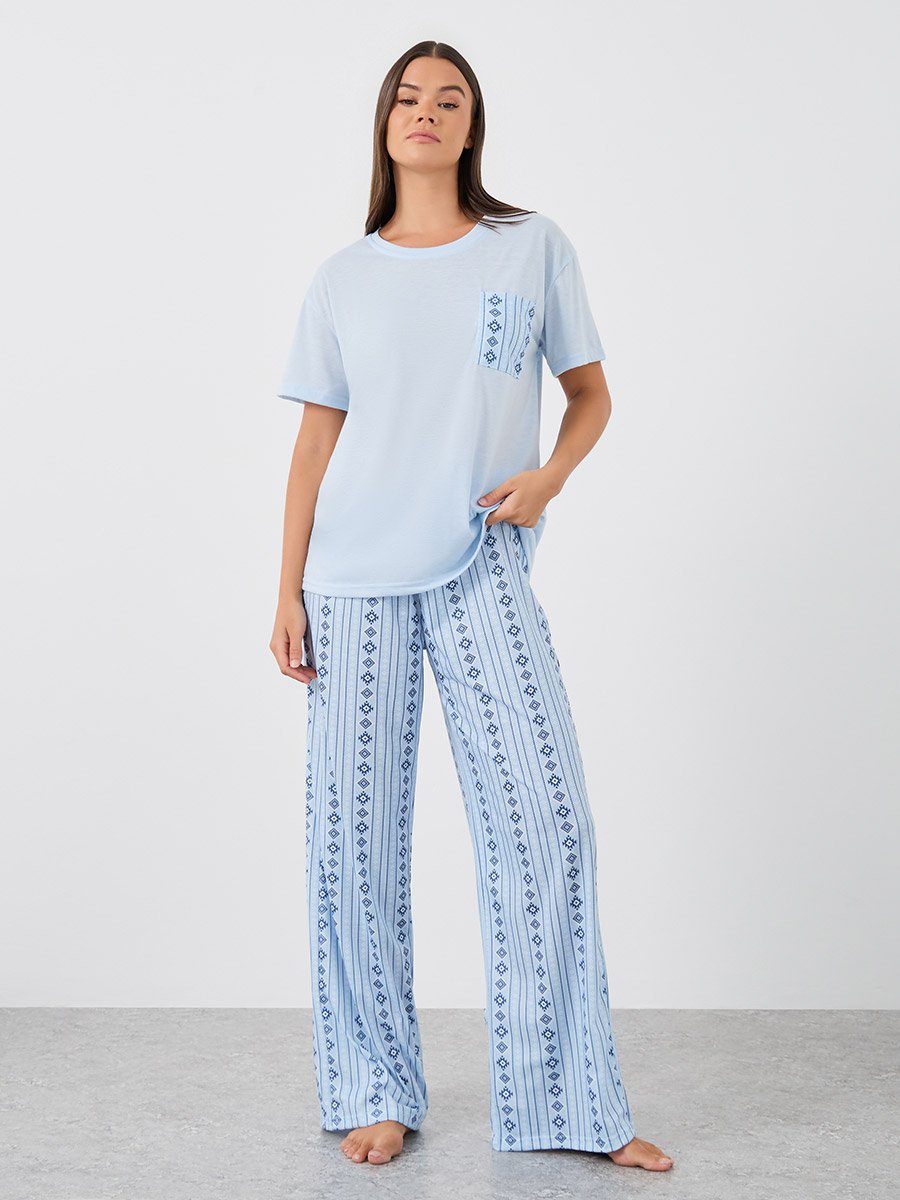 Women Aztec Print Pocket Detail T-Shirt and Pyjama Set