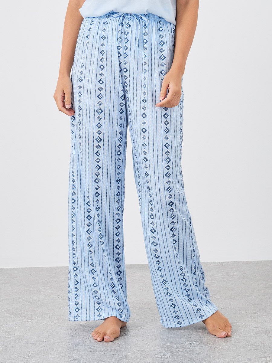 Women Aztec Print Pocket Detail T-Shirt and Pyjama Set