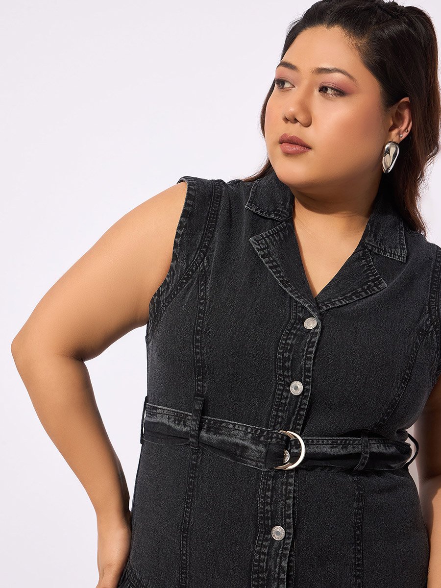Plus Size Buttoned Sleeveless Flared Midi Dress