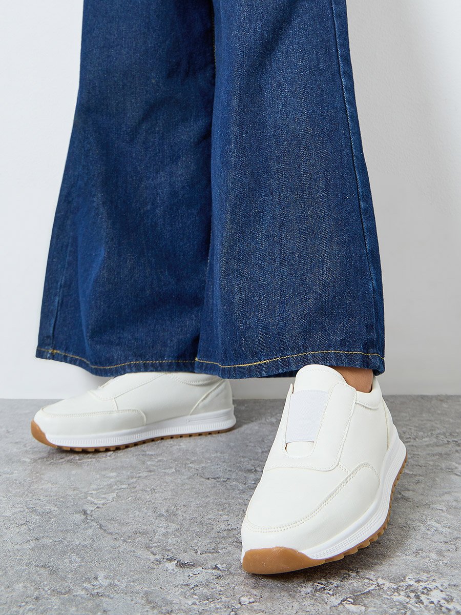 Gum Sole Slip On Casual Sneakers