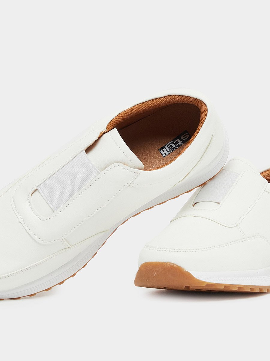 Gum Sole Slip On Casual Sneakers