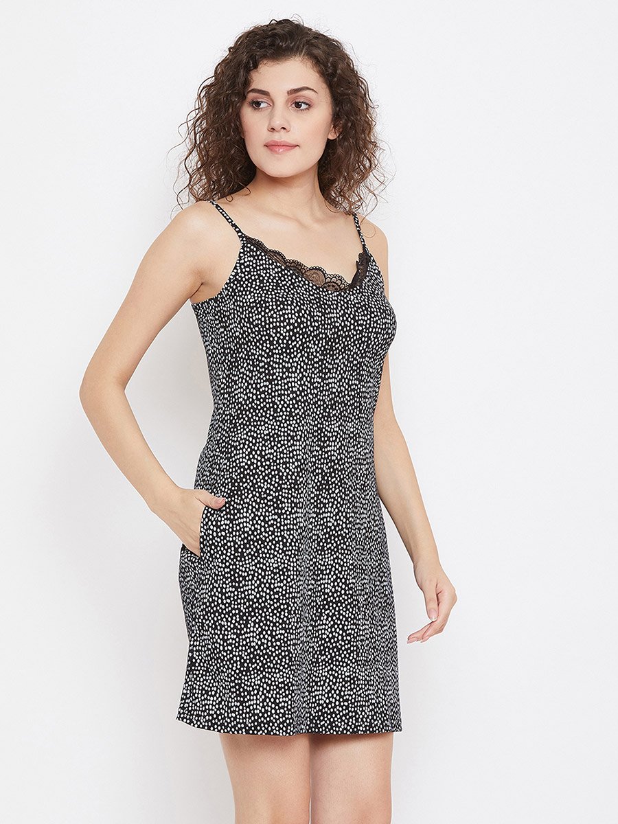 Women Black Sleeveless Polka Dot Nightdress