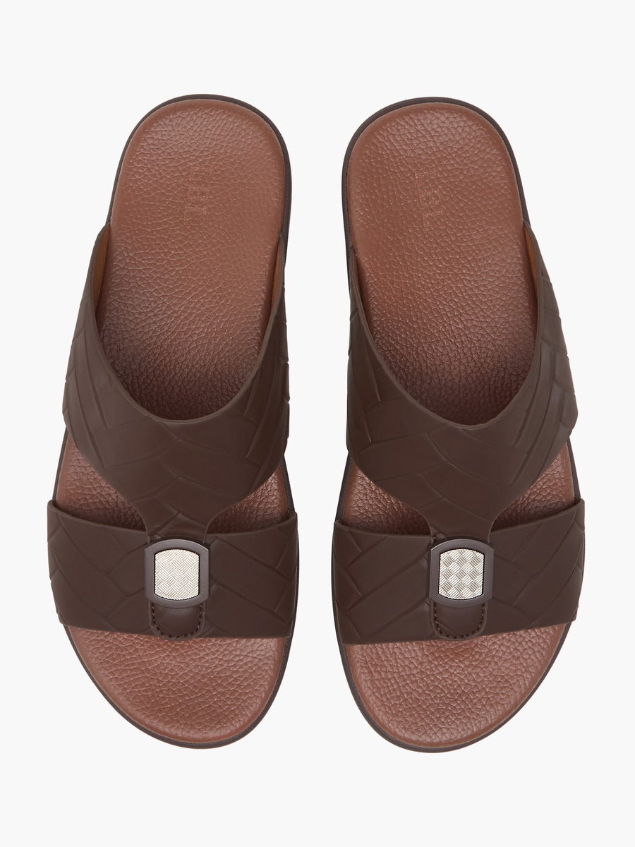Textured Slip-On Arabic Sandals