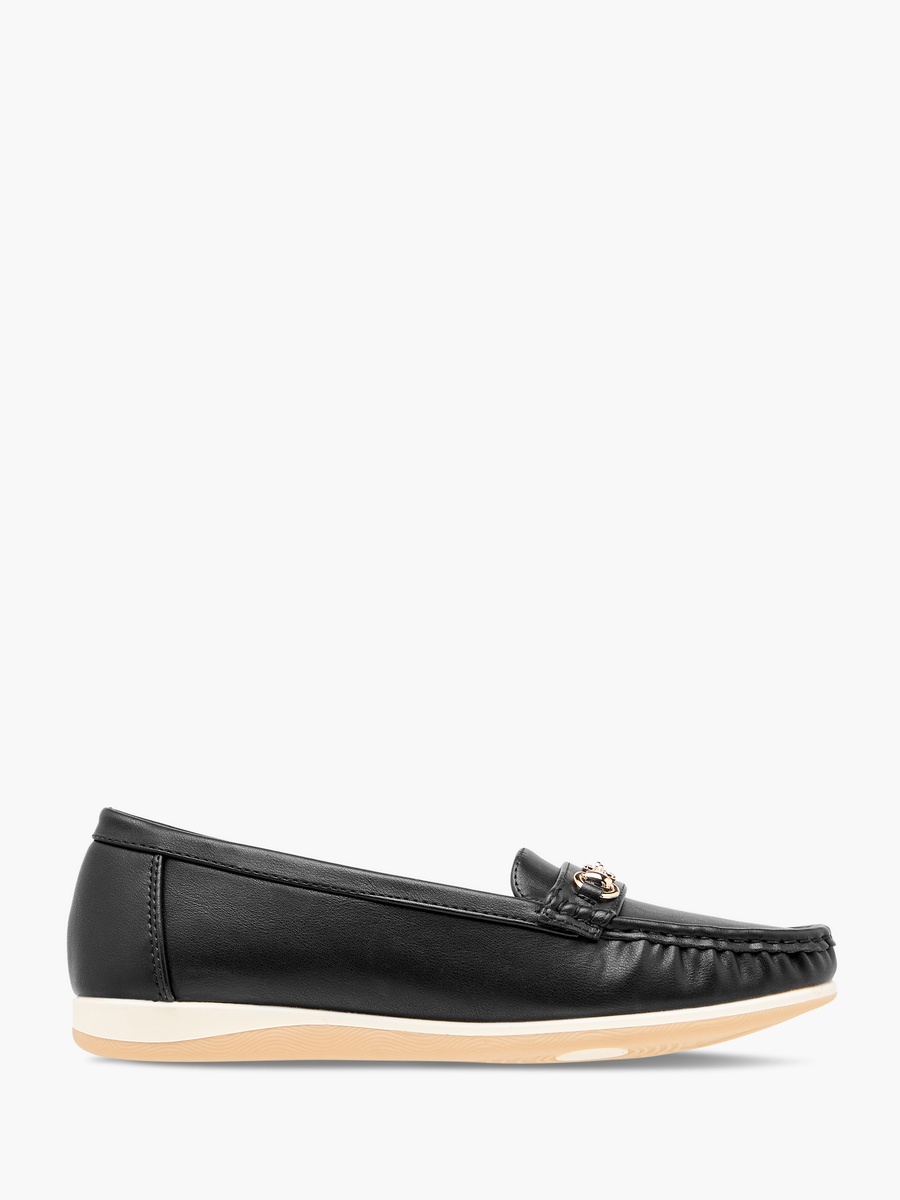 Solid Buckle Accent Slip-On Loafers
