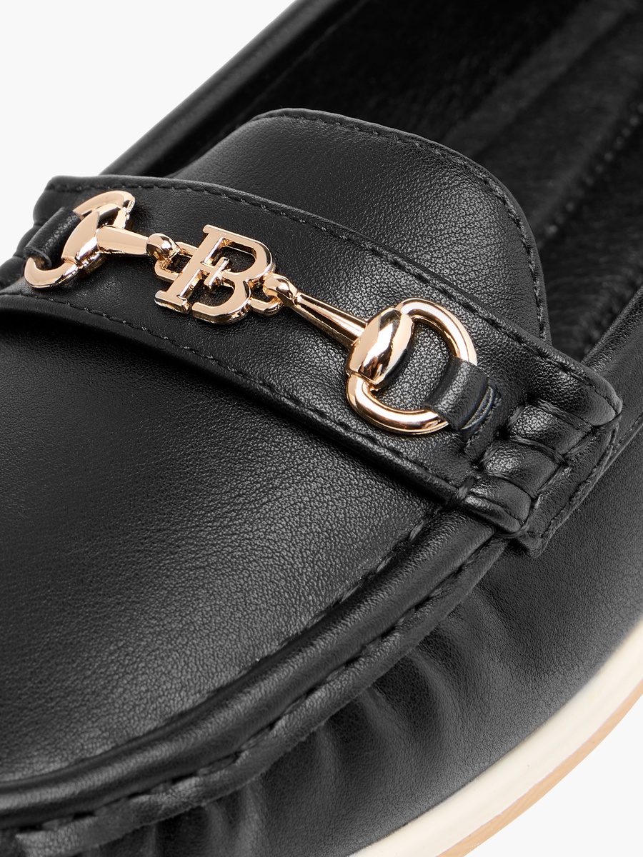 Solid Buckle Accent Slip-On Loafers