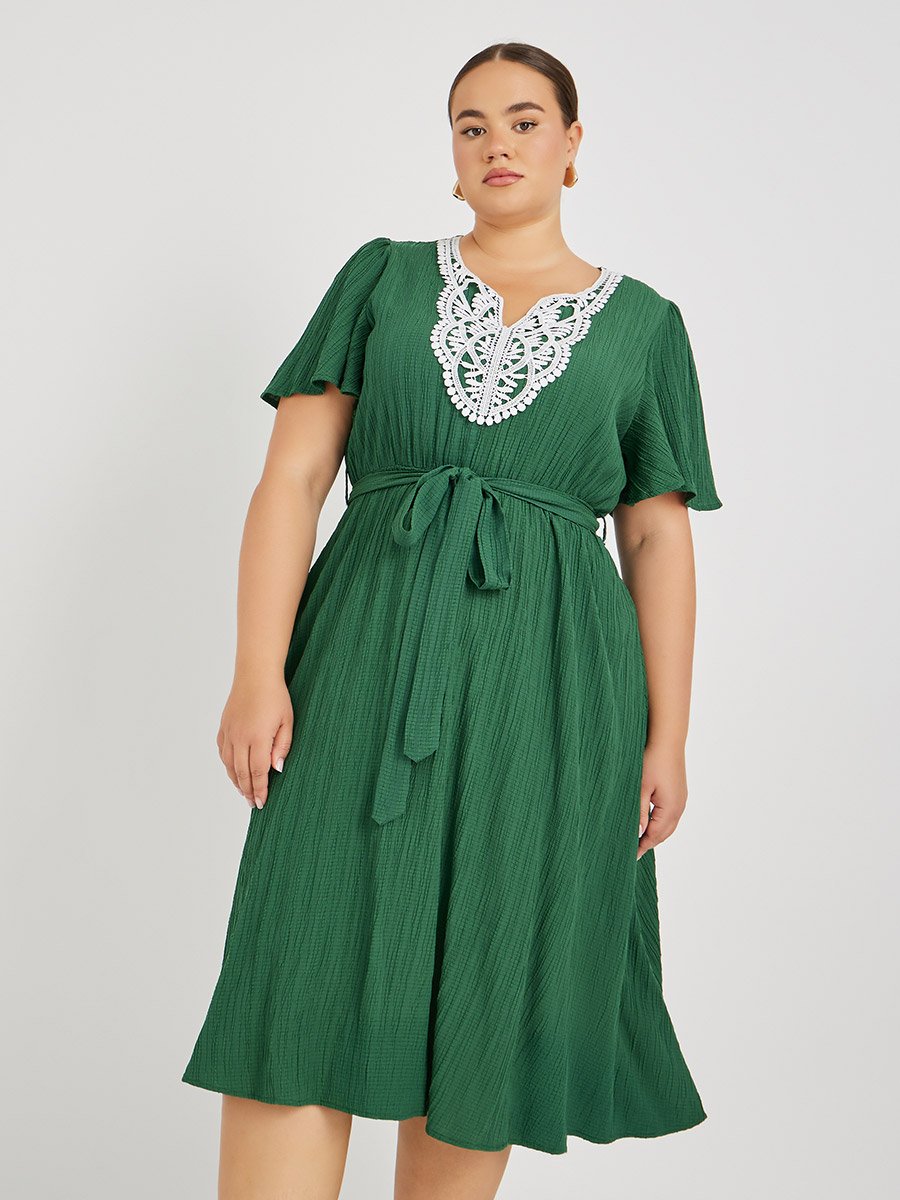 Plus Size Lace Neckline Textured Midi Dress