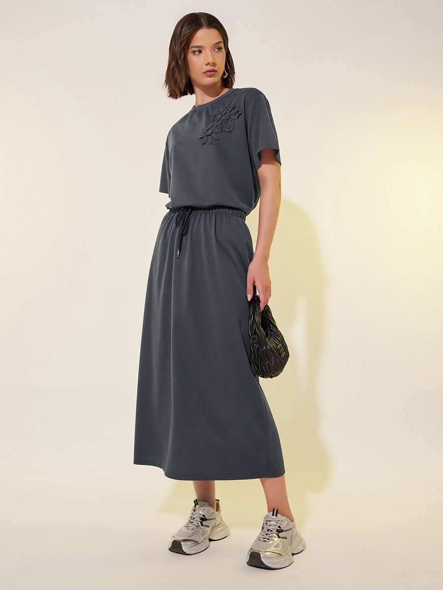 Women Flower Applique T-Shirt and Skirts Co-Ords