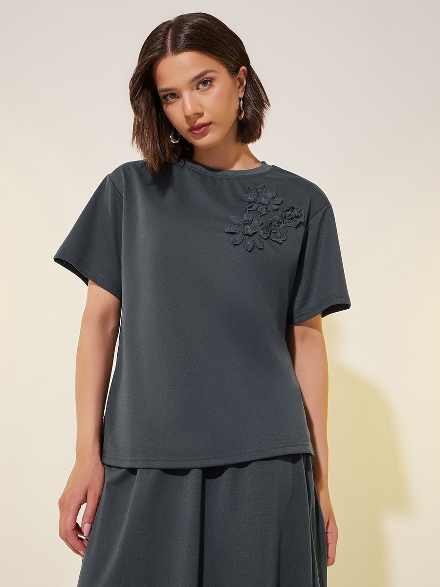 Women Flower Applique T-Shirt and Skirts Co-Ords