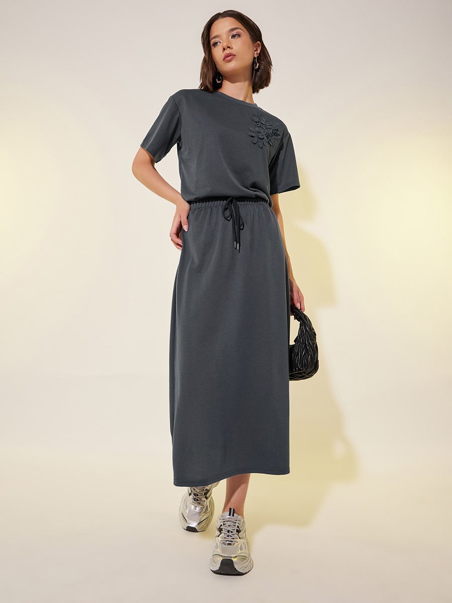 Women Flower Applique T-Shirt and Skirts Co-Ords
