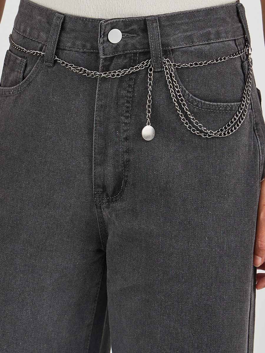 جينز سادة بأرجل واسعة مع حزام بنمط سلسلة