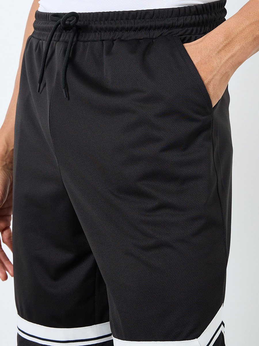 Contrast Hem Regular Fit 9inch Running Shorts