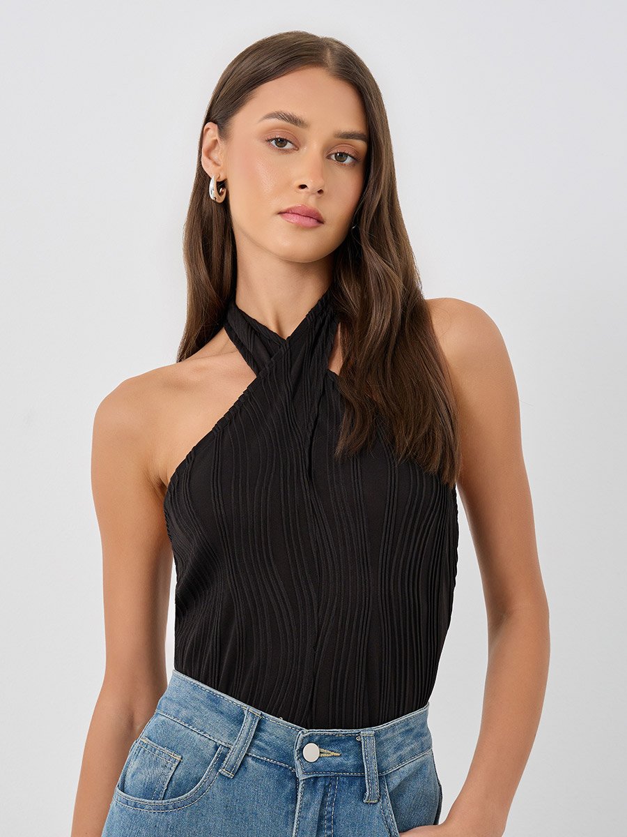 Textured Halter Neck Knit Top