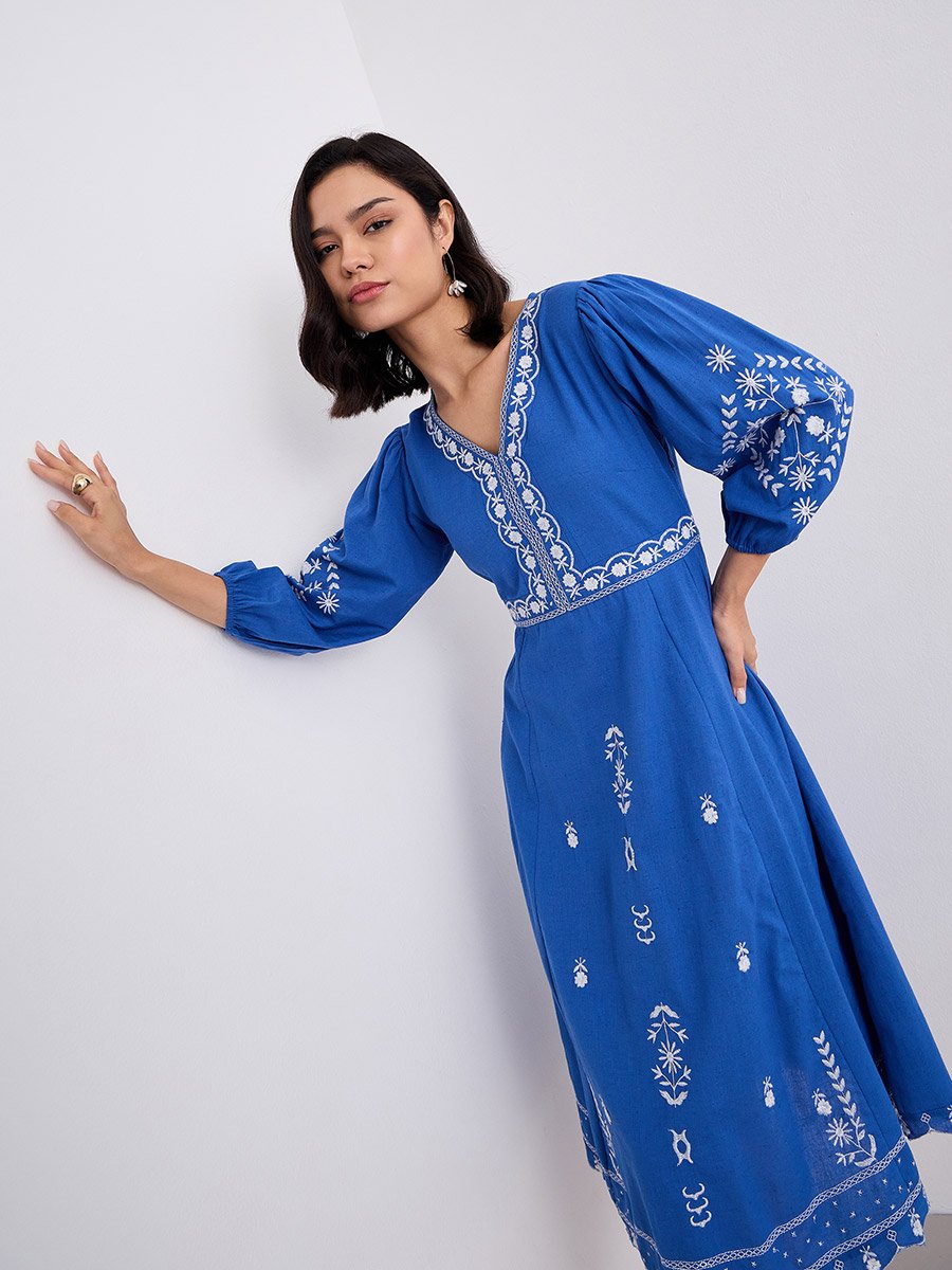 Embroidered Balloon Sleeve A-Line Midi dress For Women at UAE | Styli Embroidered Balloon Sleeve A-Line Midi dress For Women at UAE | Styli