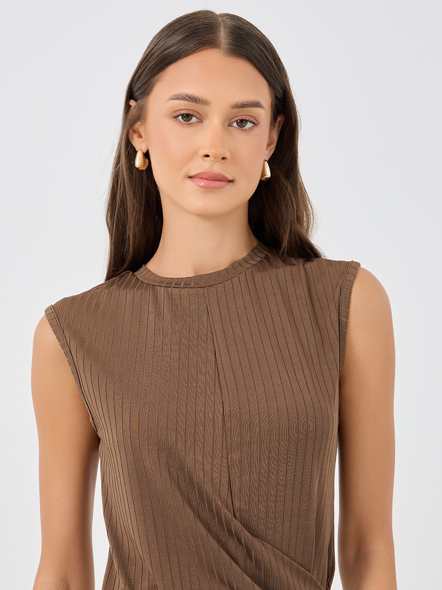 Textured Sleeveless Asymmetric Hem Top
