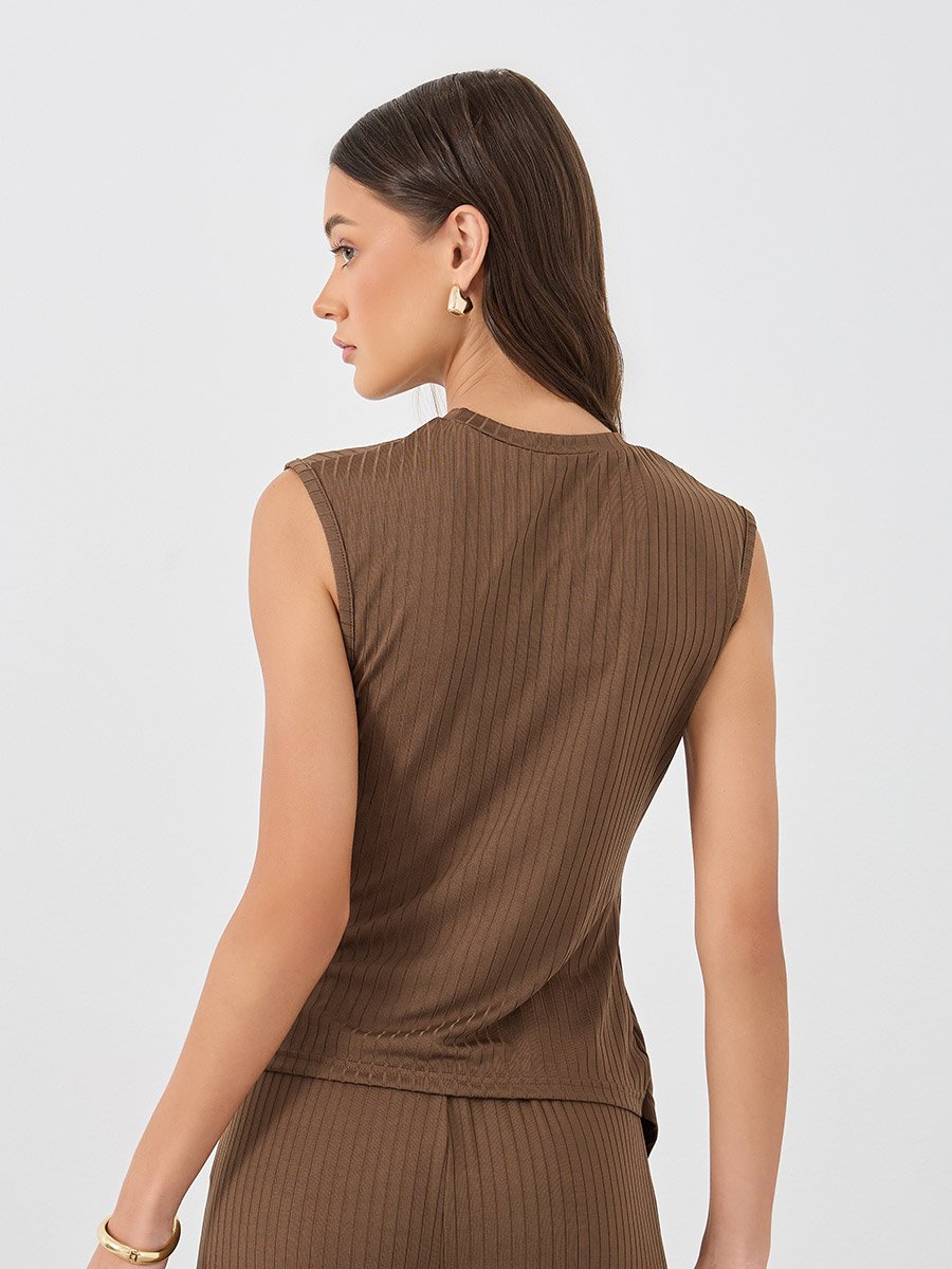 Textured Sleeveless Asymmetric Hem Top