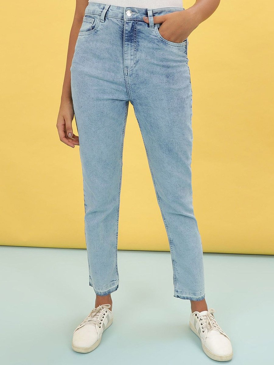 Women Blue Straight Fit Solid Jeans