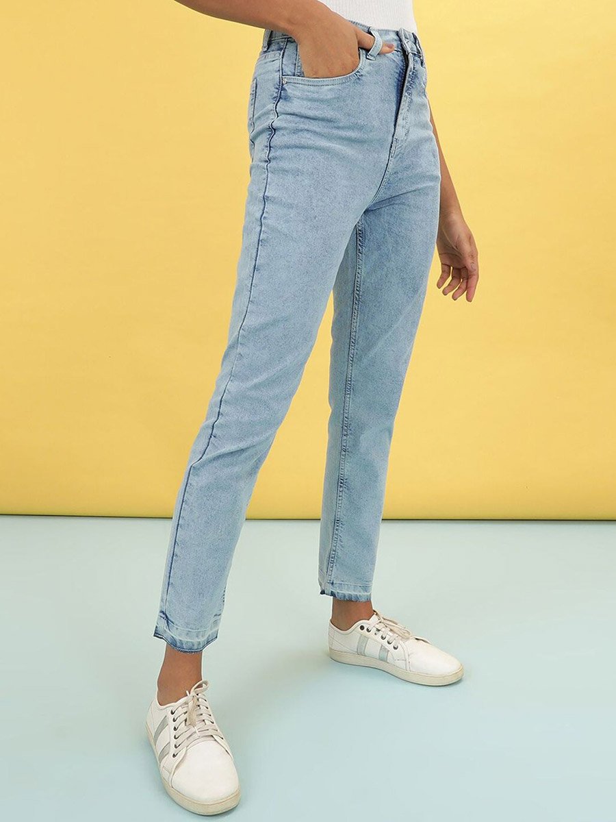 Women Blue Straight Fit Solid Jeans