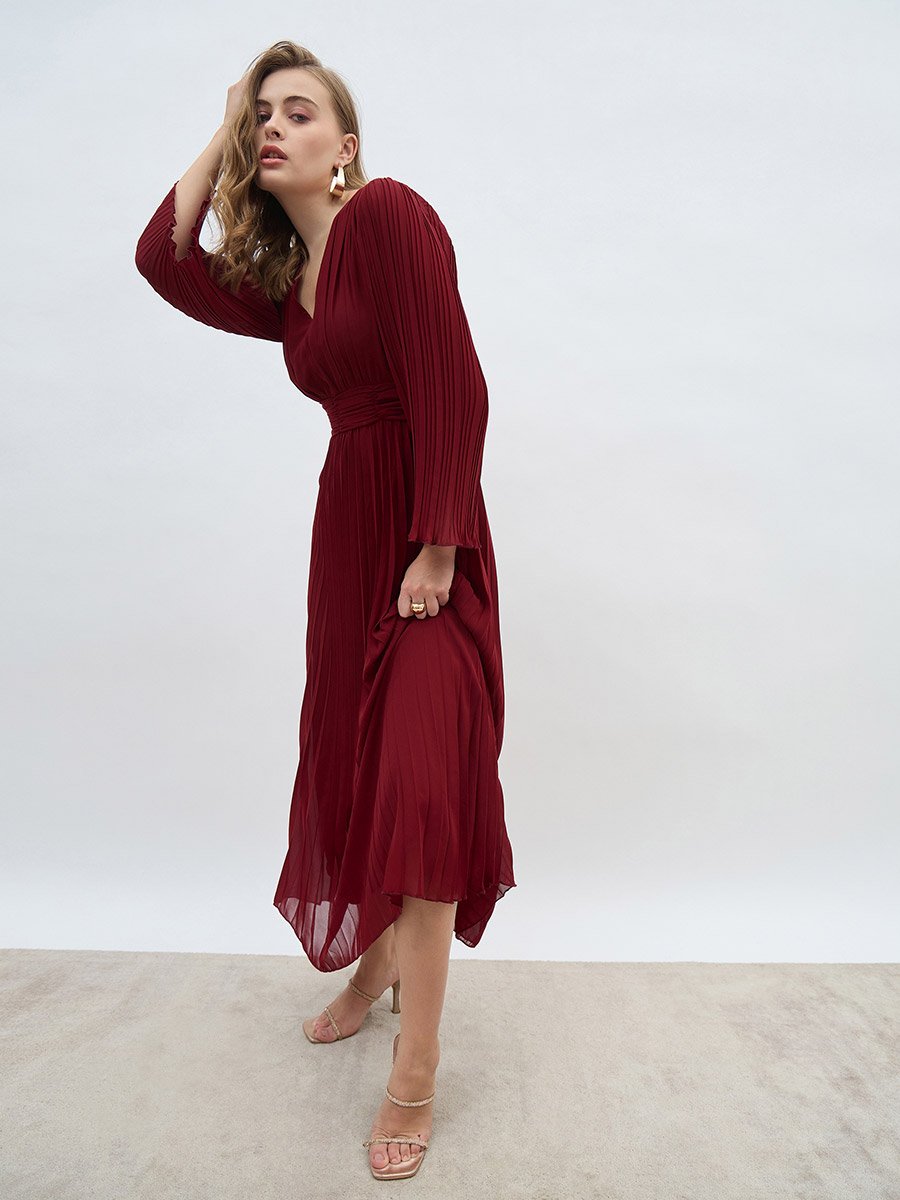 Women Red Solid V Neck Pleated A-line Maxi Dress