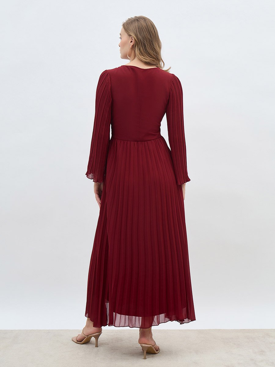 Women Red Solid V Neck Pleated A-line Maxi Dress