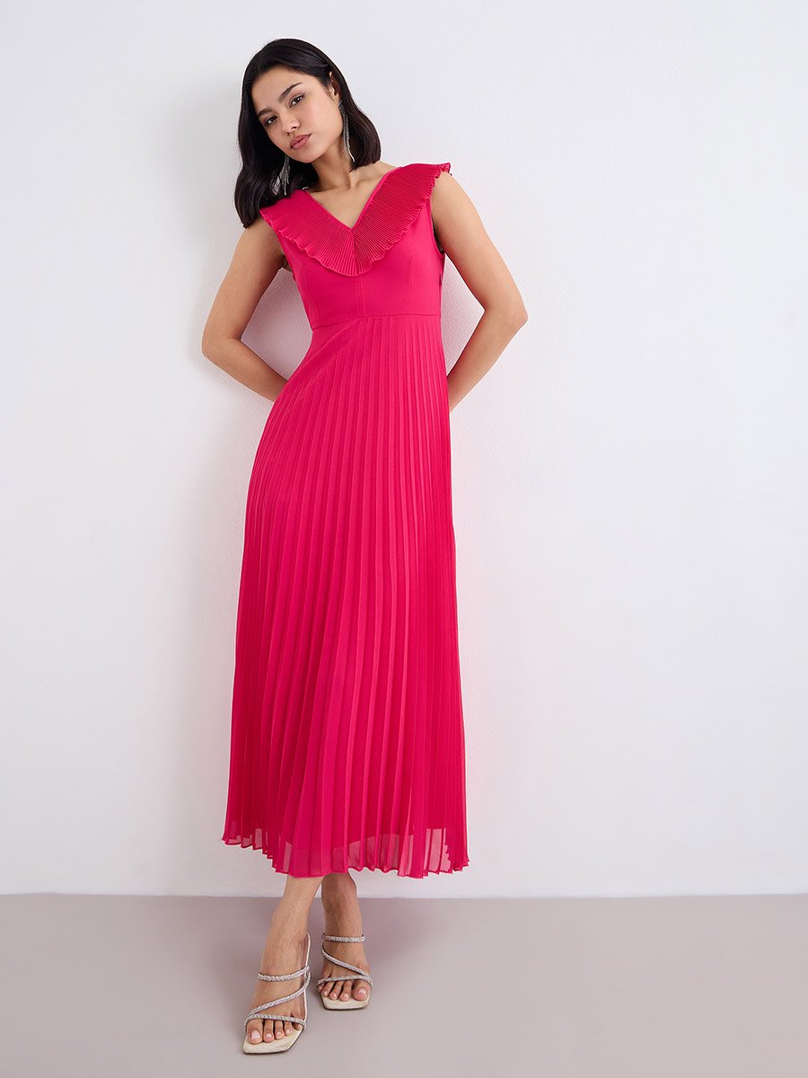 Sleeveless Pleated Maxi Dress