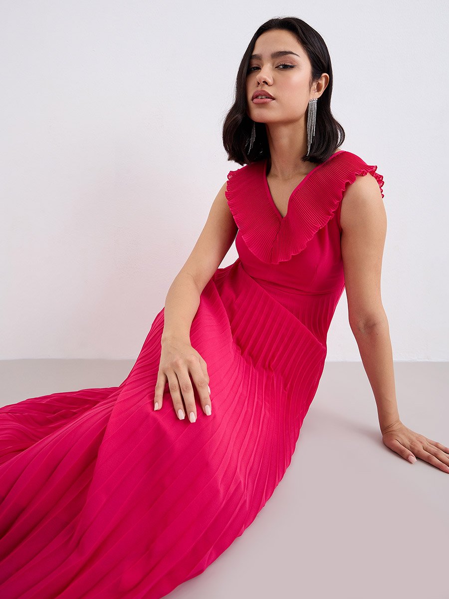 Sleeveless Pleated Maxi Dress