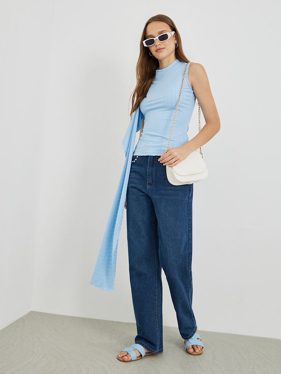 Textured Round Neck Sleeveless Top