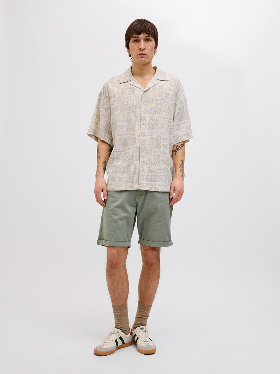 Mid Rise Regular Fit Shorts