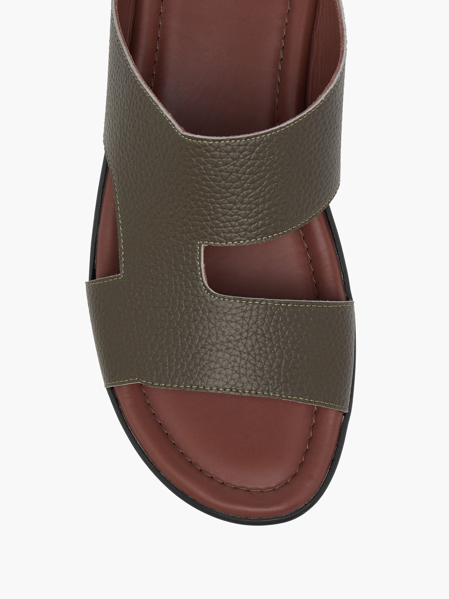 Cutout Detail Slip-On Arabic Sandals