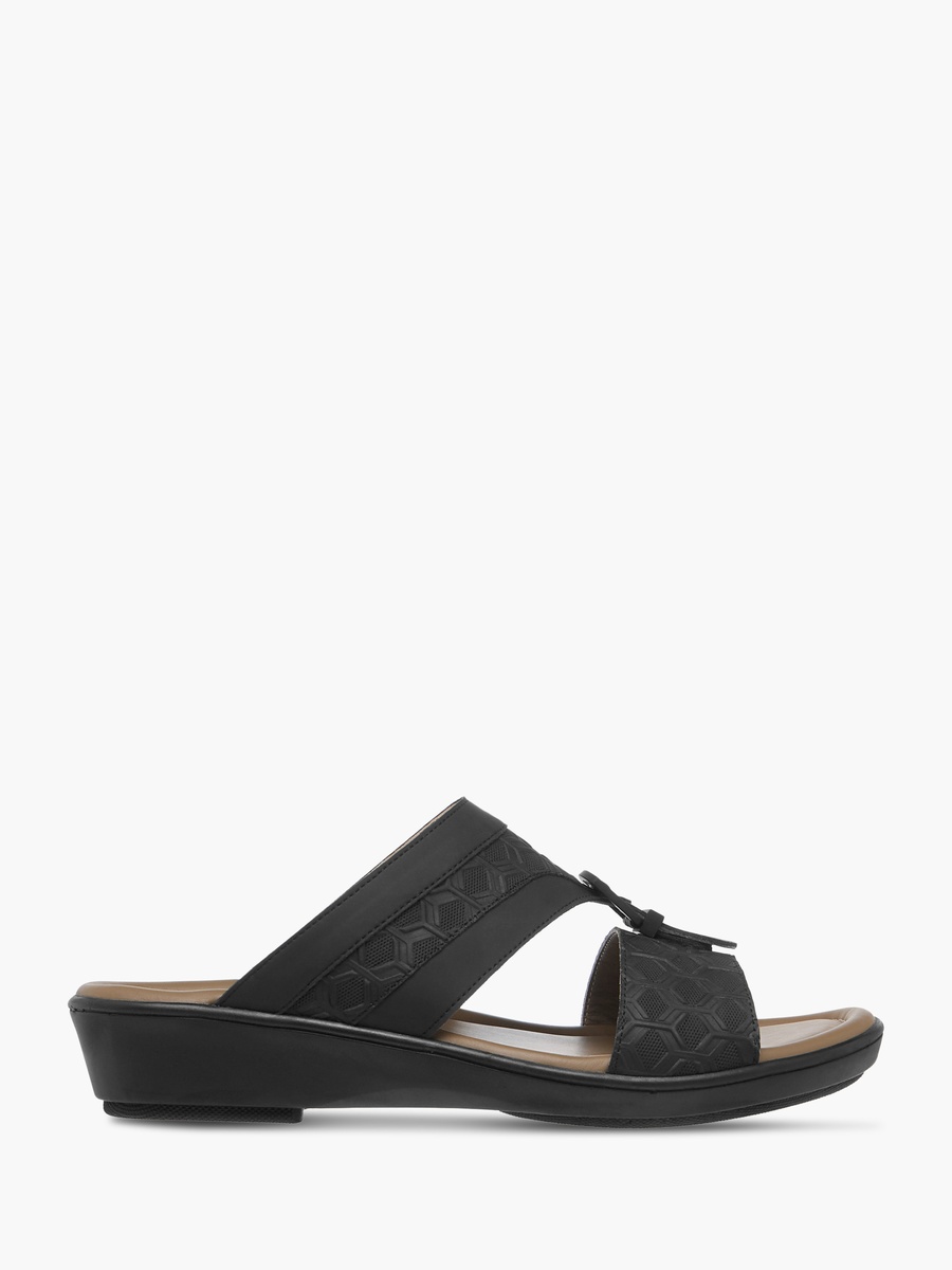Textured Slip-On Arabic Sandals with Buckle Detail
