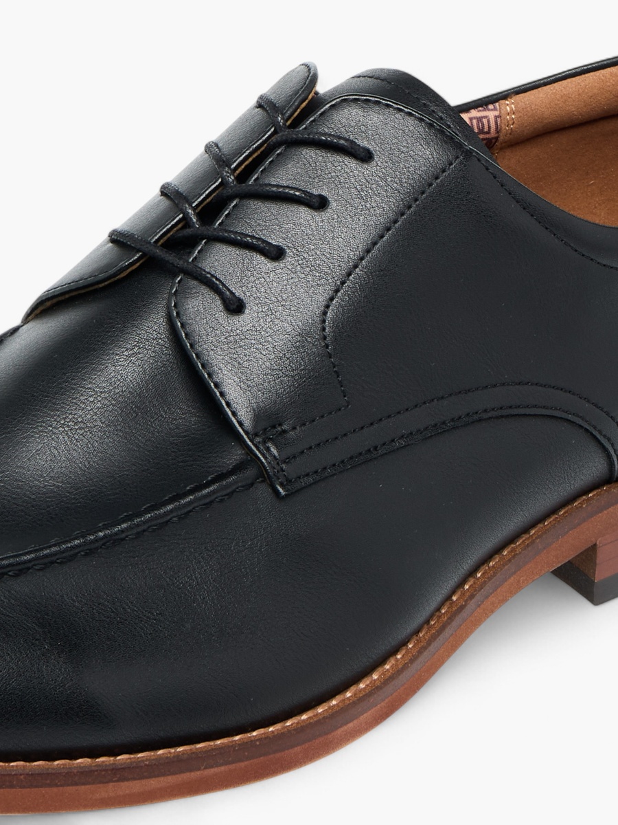 Men Solid Derby Shoes with Lace-Up Closure