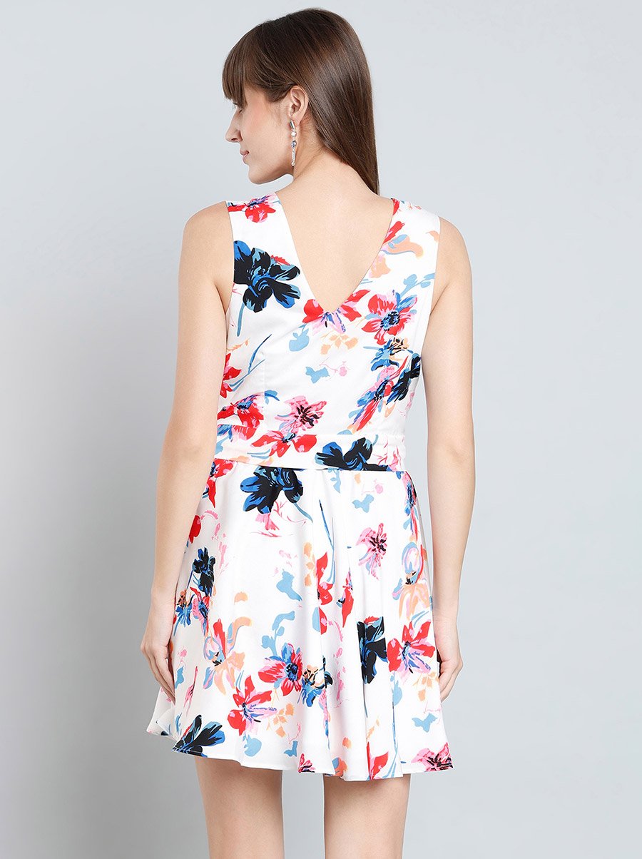 White Floral Print Sleeveless Fit and Flare Mini Dress For Women at Kuwait | Styli White Floral Print Sleeveless Fit and Flare Mini Dress For Women at Kuwait | Styli