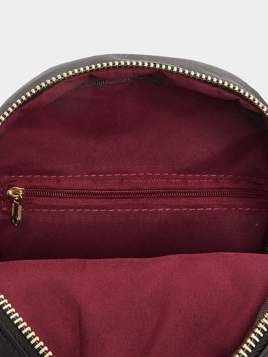 شنطة ظهر صغيرة