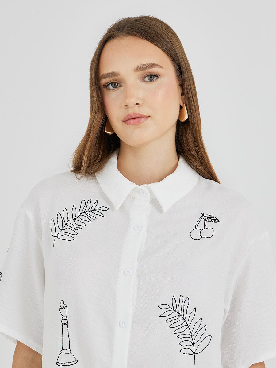Embroidered Short Sleeve Spread Collar Shirt