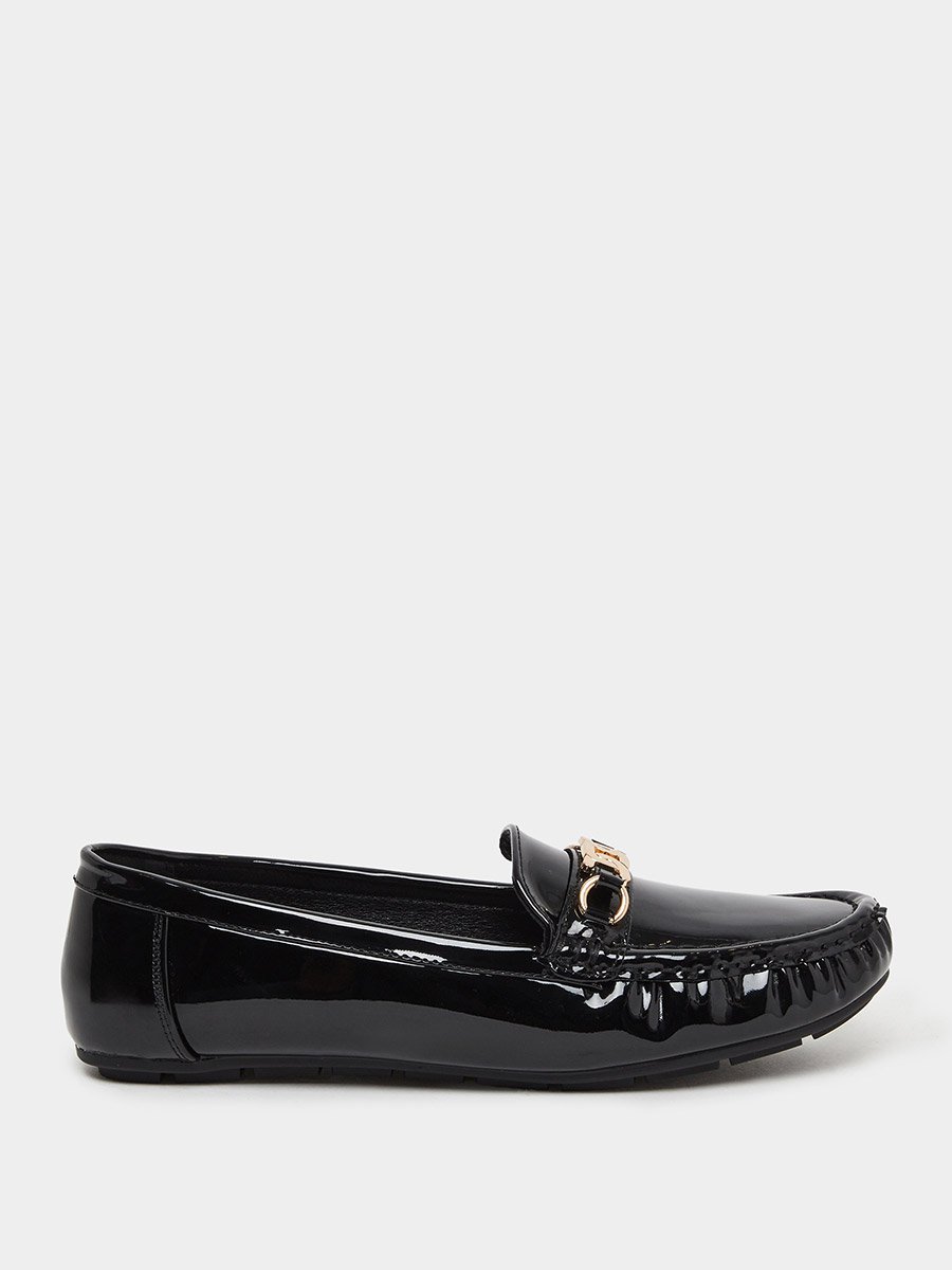 Buckle Accent Casual Shoes