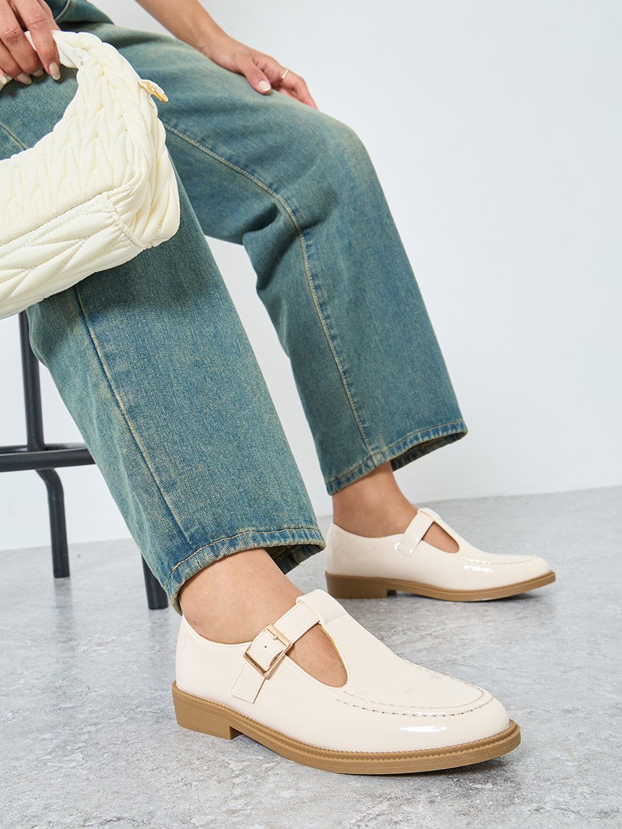 Women Beige Patent Mary Jane Shoes