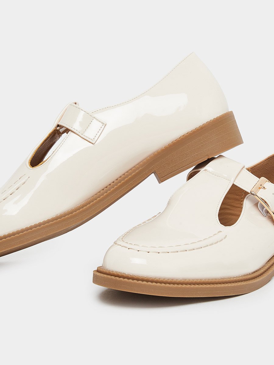 Women Beige Patent Mary Jane Shoes