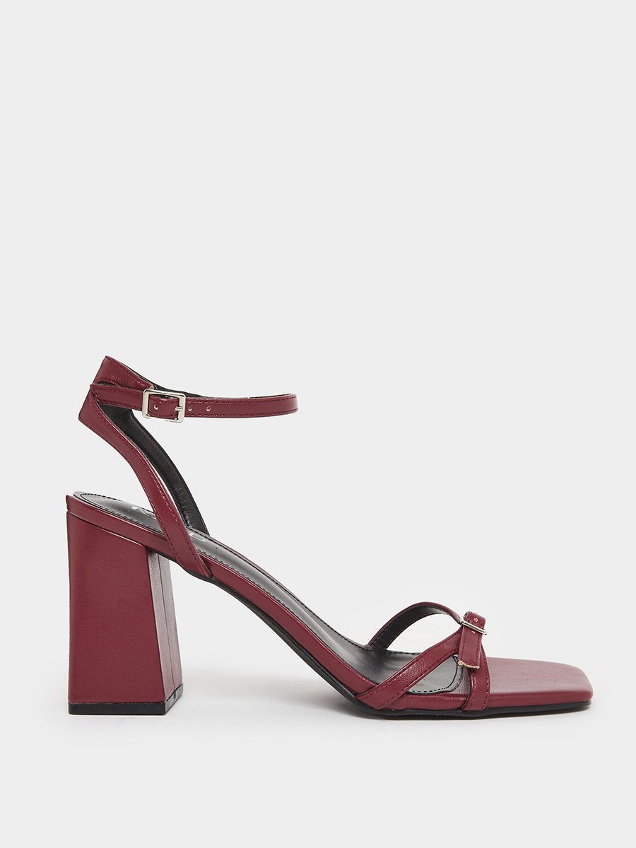 Ilaa Block Heel Sandals with Buckle Detail