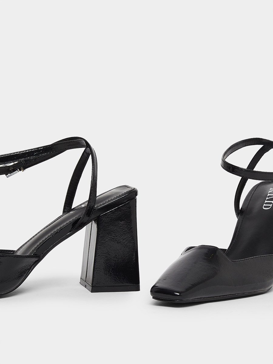 Cordeliya Block Heel Shoes