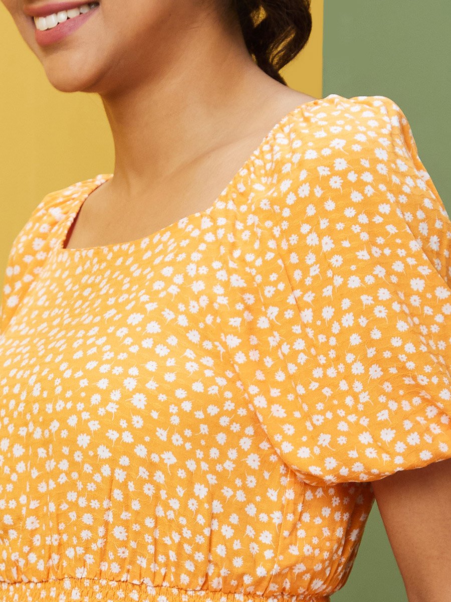 Floral Printed Square Neck Smocked Crop Top