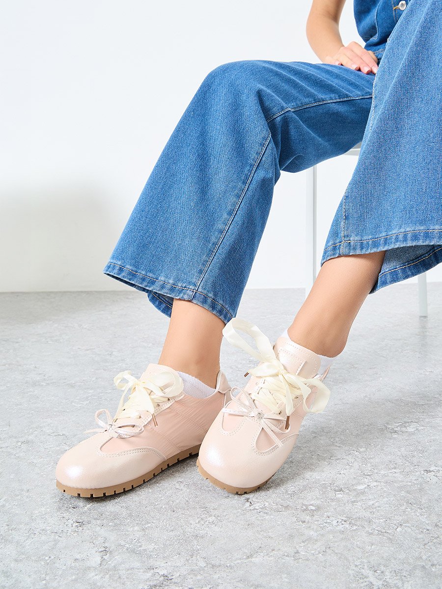 Bow Detail Lace Up Sneakers