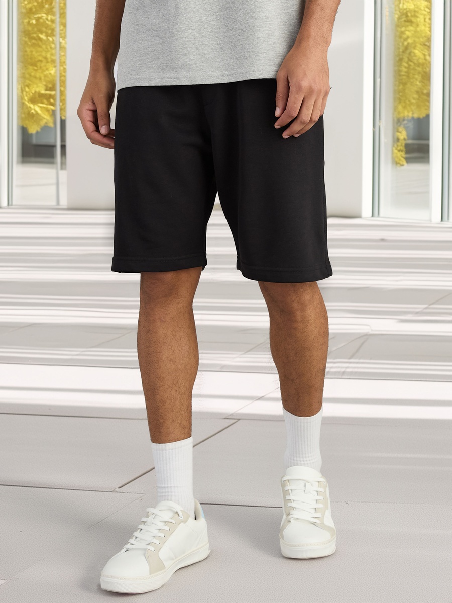 Plain Anti-Pilling Shorts with Pockets and Drawstring Closure