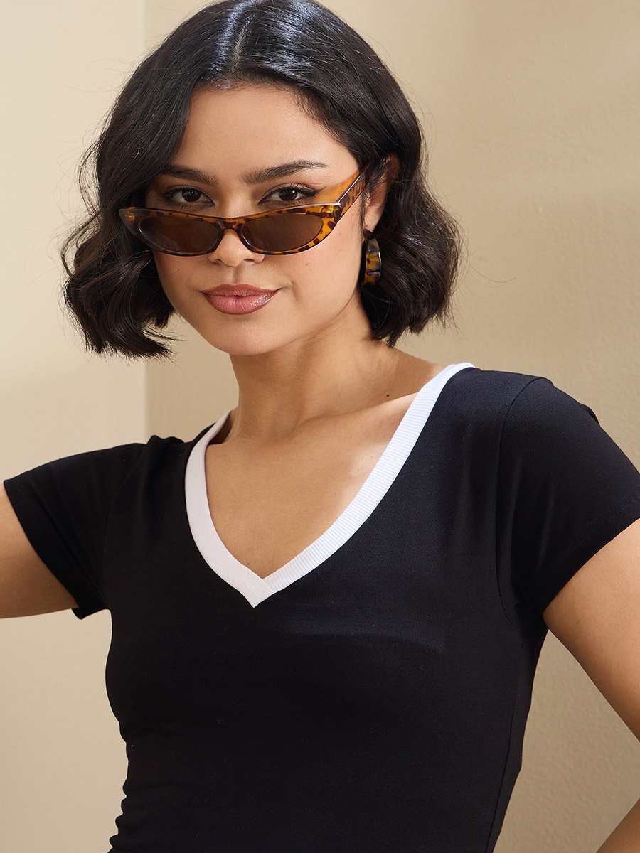 Women Black Contrast Deep V Neck Fitted Crop T-Shirt